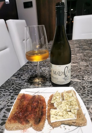 Con la torraeta y la tosta de brie con orégano