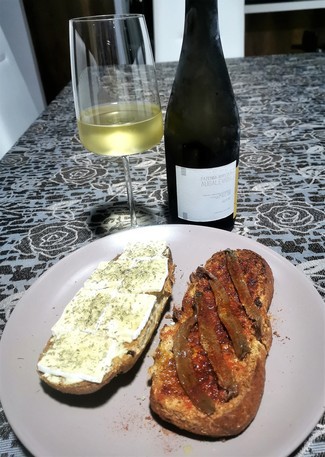 Con la torraeta y la tosta de brie con masala