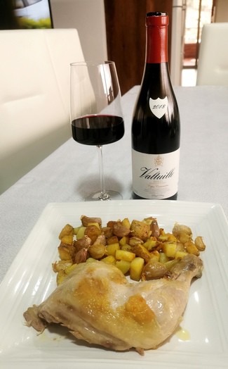 Con el pollo con patatas al ajillo