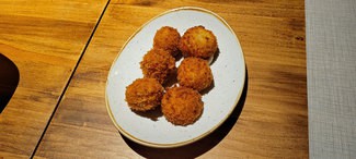 Mix de croquetas de chorizo y de castañas de Quiroga