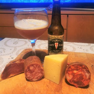 Con los embutidos y el queso