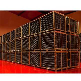 Reposo vino en botellero