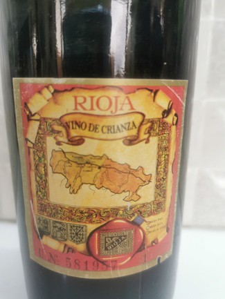 Contraetiqueta (crianza) ):