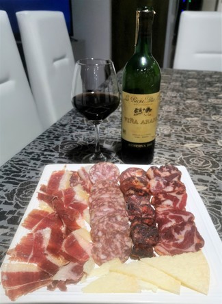 Con el surtido de embutidos ibéricos