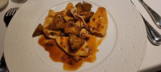 Calamarcitos de arrastre con alcachofas