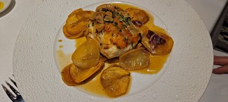 Rape al horno, con patatas, jamon ibérico y refrito de ajos