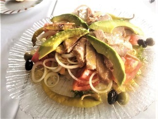 Ensalada de ventresca y aguacate