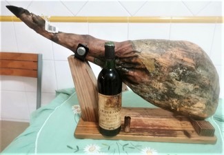 Acompañando el "pernil"):