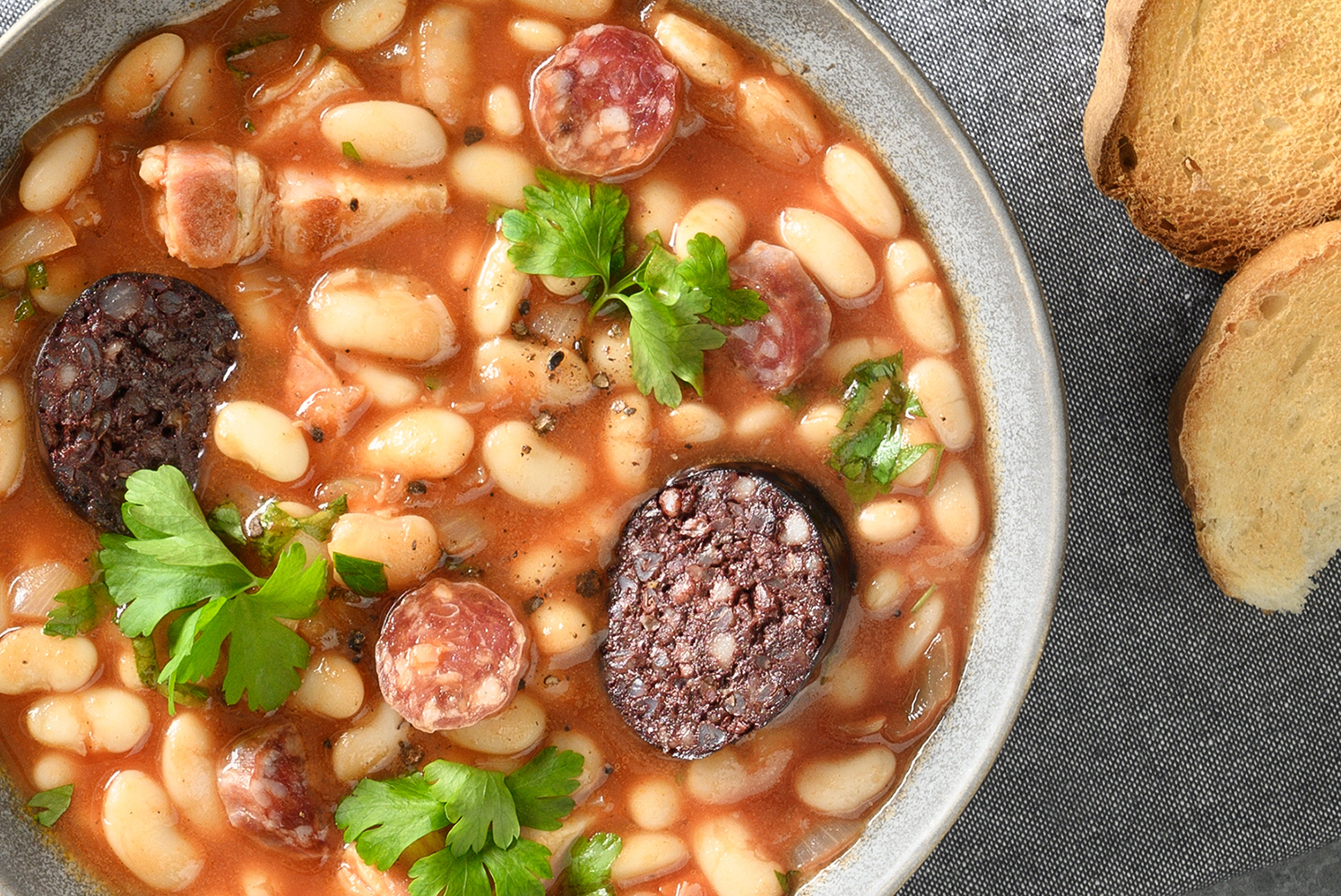 La gastronomía de invierno en los pueblos más bonitos de España, una fiesta de sabores