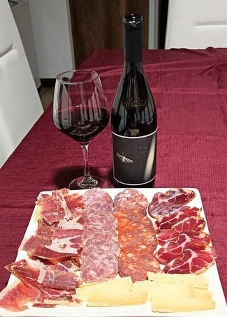 Con el surtido de embutidos ibéricos