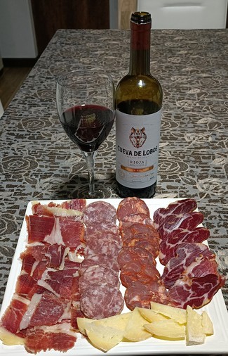 Con el surtido de embutidos ibéricos