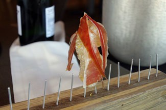 Jamón con corteza de cerdo