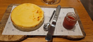 Cheesecake con "coulis" de fresa