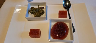Acompañamiento de quesos :confituras de higos, tomate, membrillos