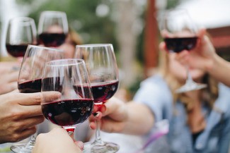 El consumo de vino en España continúa en la senda de la recuperación, alcanzando los 10,5 millones de hl.