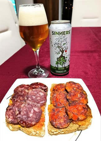 Con las tostas de embutidos ibéricos