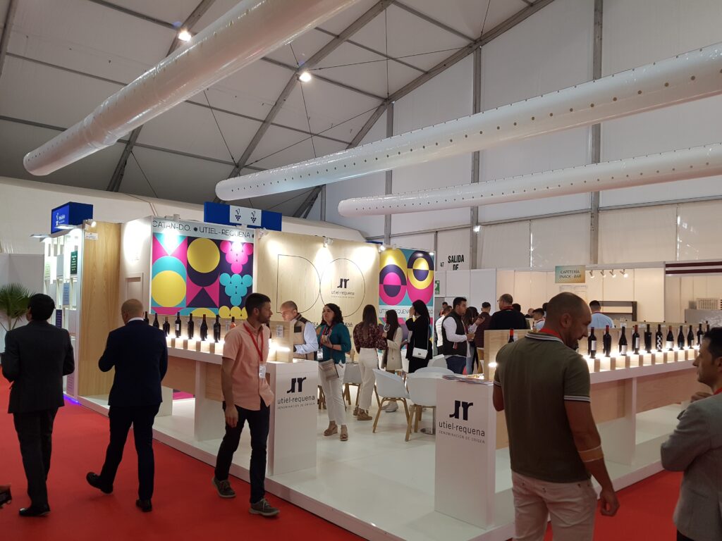 La DO Utiel-Requena expone sus vinos en la Feria Nacional del Vino FENAVIN 2022