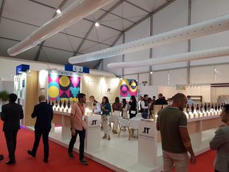 La DO Utiel-Requena expone sus vinos en la Feria Nacional del Vino FENAVIN 2022