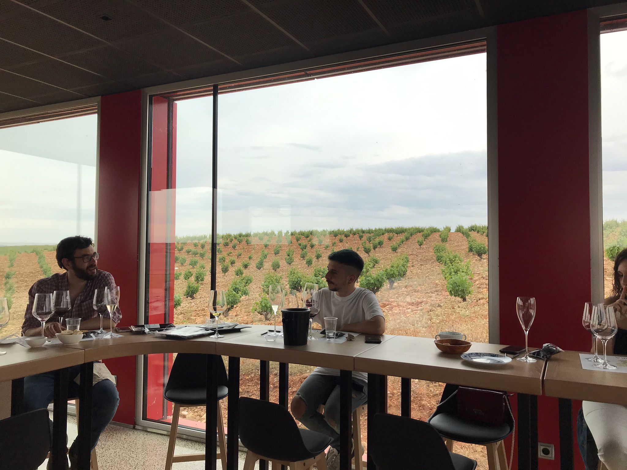 ¿Cómo se preparan las bodegas para no perder la oportunidad turística del verano?
