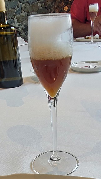 Infusión de las pinzas de la cigala con palomino fino.