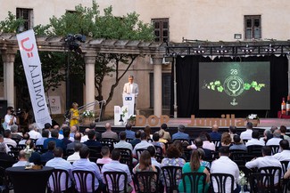 Ceremonia de entrega de galardones a los 36 vinos premiados en el 28 Certamen de Calidad de la DOP Jumilla