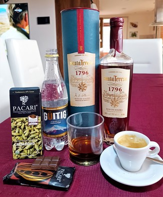 Con un Pacari 60% cacao de cardamomo y un café expreso