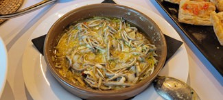 Cazuelita de sonsos (saltones) pequeños del Estartit