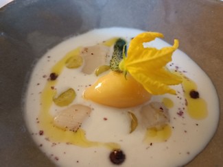 Ajoblanco con vieiras marinadas