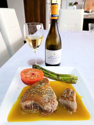 Con la albacora en salsa de naranjilla