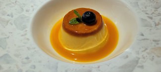 Flan cremoso de maracuyá