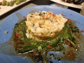 Tartar de bacalao y aguacate
