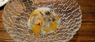 Ensalada de mejillones con mango y su pil pil