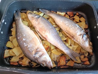 Exquisitas lubinas al horno