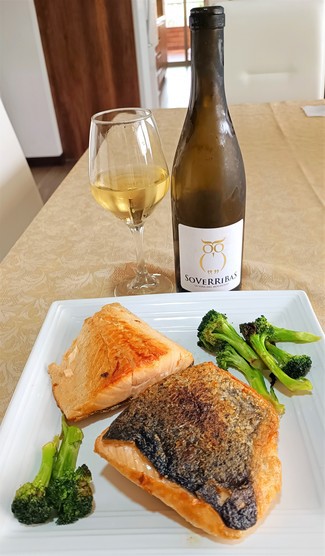 Con el salmón plancha