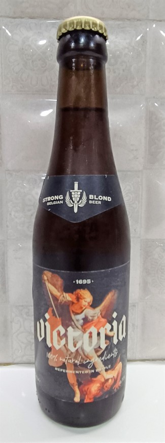 Victoria Strong Blond