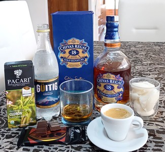 Con un Pacari de cedrón, heladito de coco y café expreso.