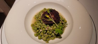 Guisantes del Maresme con butifarra