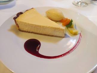 Tarta de queso casera y sorbete de manzana asada