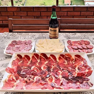 Con el queso, los embutidos ibéricos y el 5 J´s