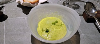Pantone verde