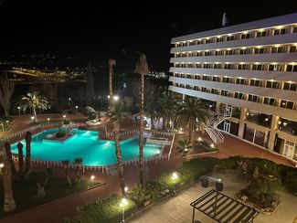 vista nocturna hotel