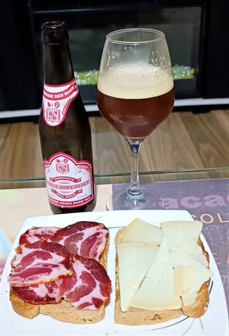 Con la tosta de queso manchego y la de lomo ibérico embuchado
