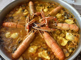 Arroz de rape, cigalitas y setas