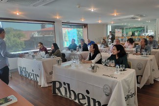 Prescriptores nacionales descubren la Treixadura y recorren la D.O. Ribeiro