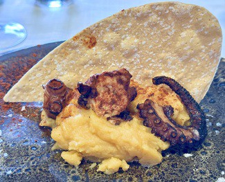 Pulpo de roca braseado