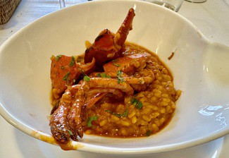 Caldereta de bogavante con arroz de Calasparra.