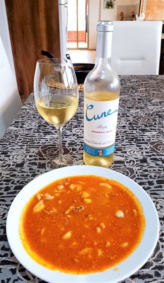 Con el suquet de camarón y chipirones
