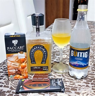 Con un chocolate Pacari 60% cacao de uvilla
