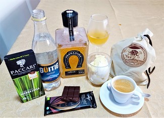 Con un café de Galápagos, un helado de coco y un Pacari 60% cacao de Hierba luisa