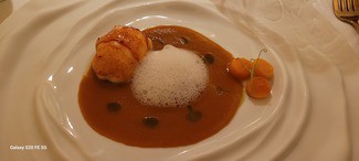 Bogavante en dos pases, estilo "chili crab" y su taco